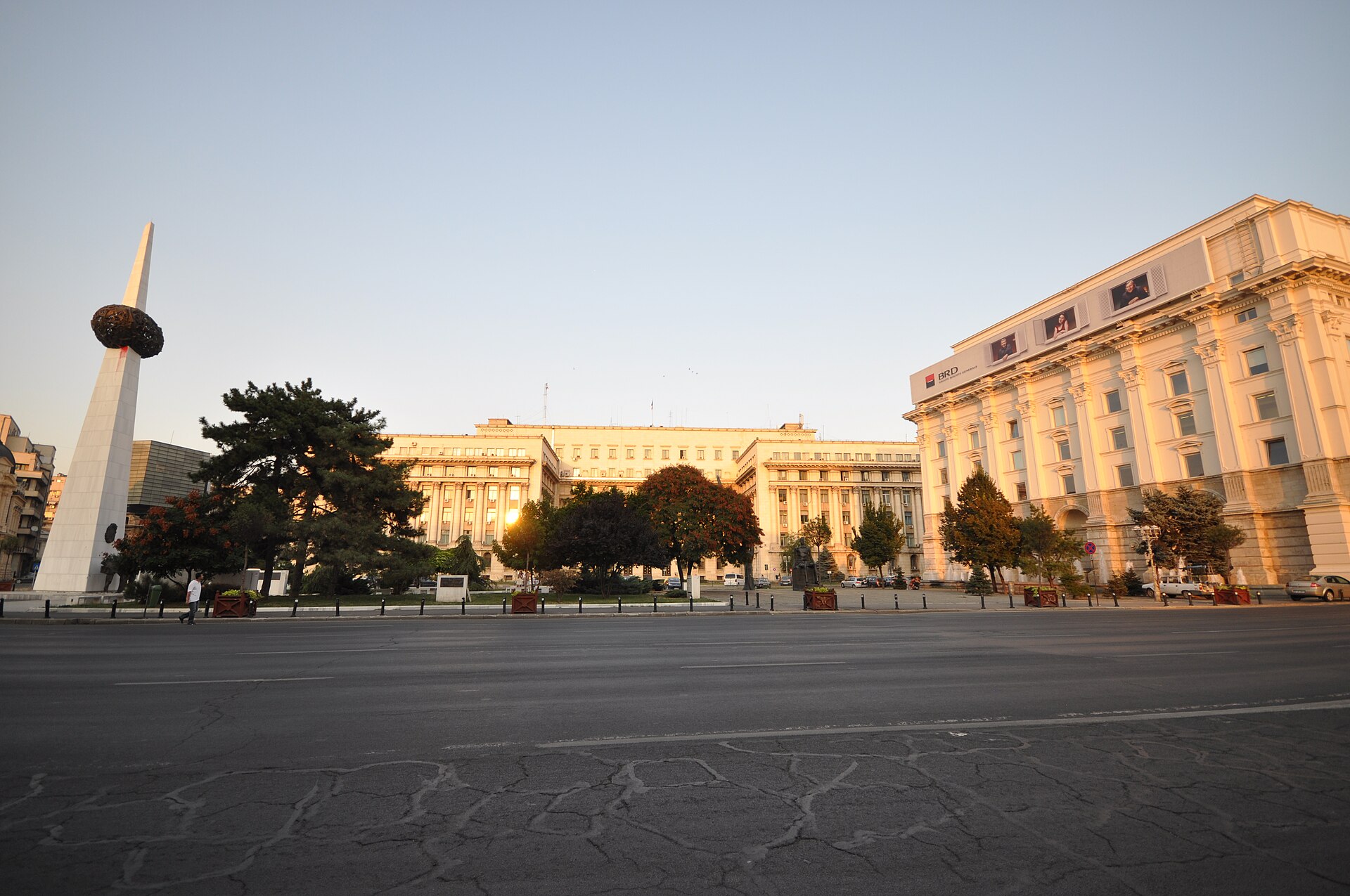 Piazza della Rivoluzione a Bucarest, con il Memoriale della Rinascita